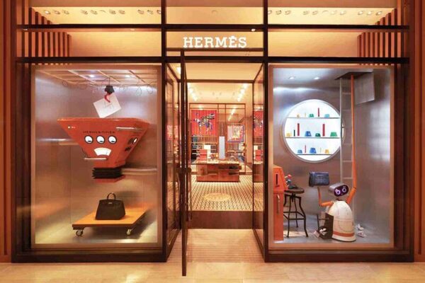 Hiện tại thương hiệu Hermes đang sở hữu hơn 300 cửa hàng trên toàn thế giới